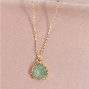 NWT Drusy quartz pendant green